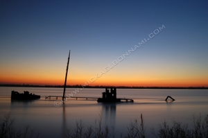 Coucher de soleil sur l'estuaire de la Gironde 1 Epave - Estuaire de la Gironde - Gironde