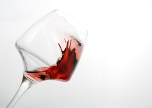 Verre de vin rouge - Photo réalisée en studio