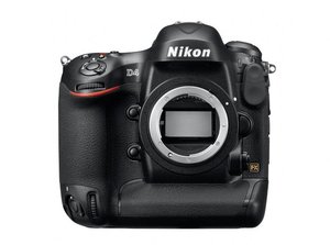 Nikon D4 vue avant