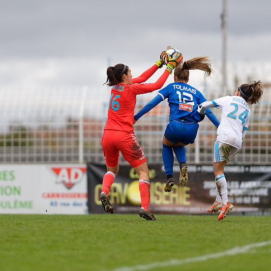 Soyaux-Marseille D1 (9) Soyaux-Marseille - Football - Championnat D1 Féminine - Danielle Tolmais - Geneviève Richard - Amandine Soulard