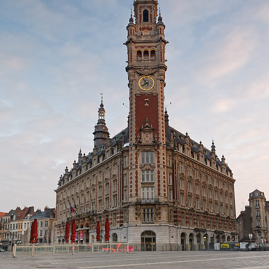 Lille (11) Lille - Au pays des Ch'tis - Vieux-Lille - Beffroi de la chambre du commerce de Lille