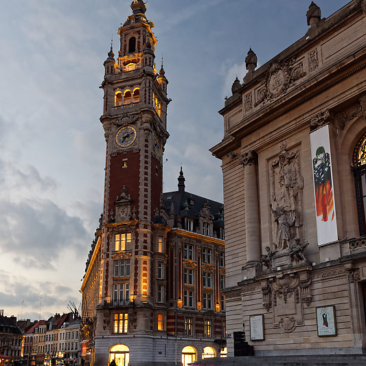 Lille (19) Lille - Au pays des Ch'tis - Vieux-Lille - Opéra de Lille - Beffroi de la chambre du commerce de Lille