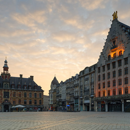 Lille (4) Lille - Au pays des Ch'tis - Vieux-Lille - Vielle bourse de Lille - Théâtre du Nord - La Voix du Nord
